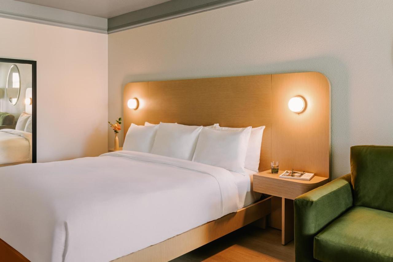 Sonder Cirrus Hotel Four Corners Bagian luar foto